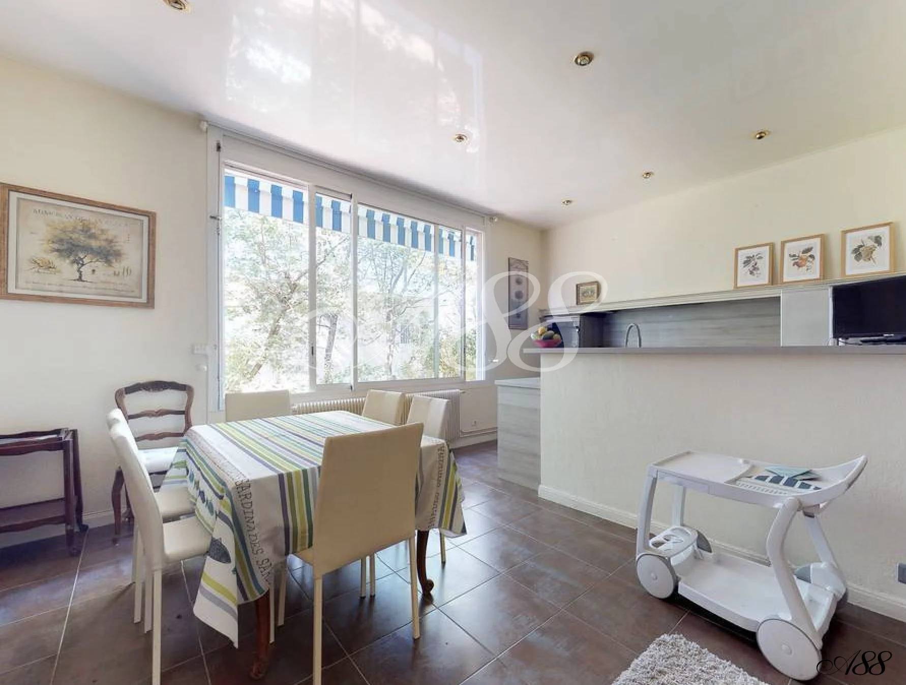 8 Bed, 6 Bath, HouseFor Sale, Saint-Raphaël, Var 8 Bed, 6 Bath, HouseFor Sale, Saint-Raphaël, Var