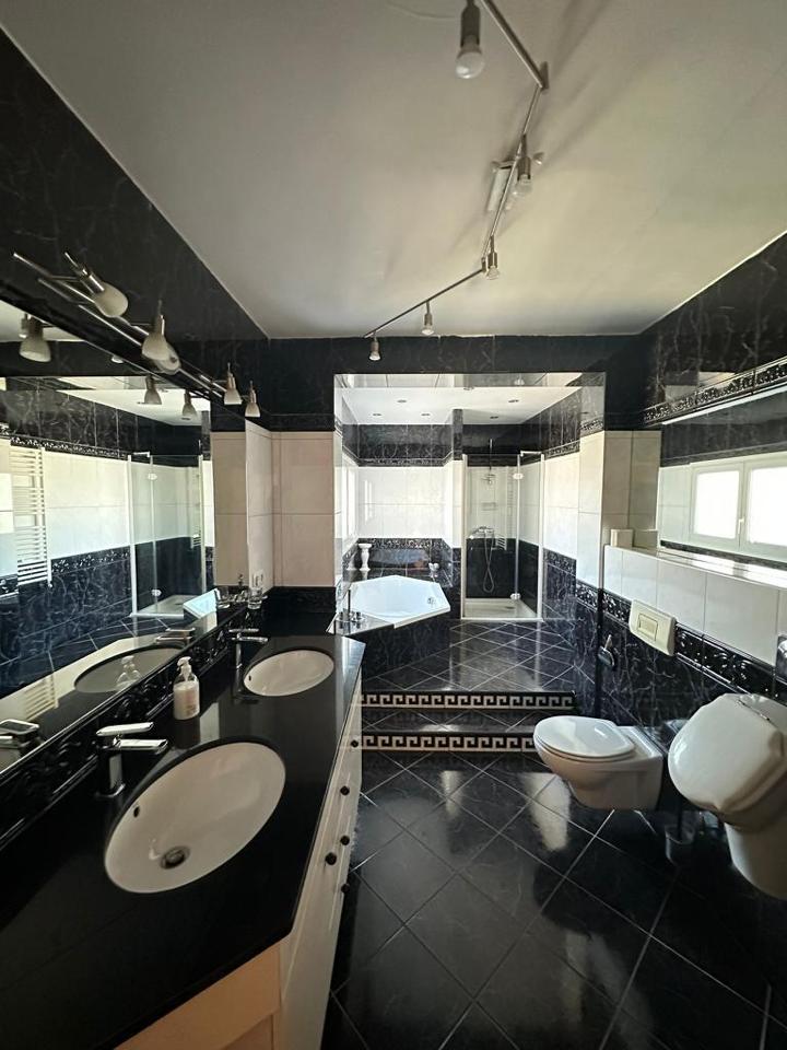 5 Bed, 4 Bath, HouseFor Sale, Empuriabrava, Girona, 17487 5 Bed, 4 Bath, HouseFor Sale, Empuriabrava, Girona, 17487