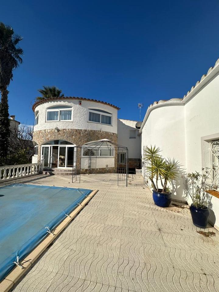 5 Bed, 4 Bath, HouseFor Sale, Empuriabrava, Girona, 17487 5 Bed, 4 Bath, HouseFor Sale, Empuriabrava, Girona, 17487