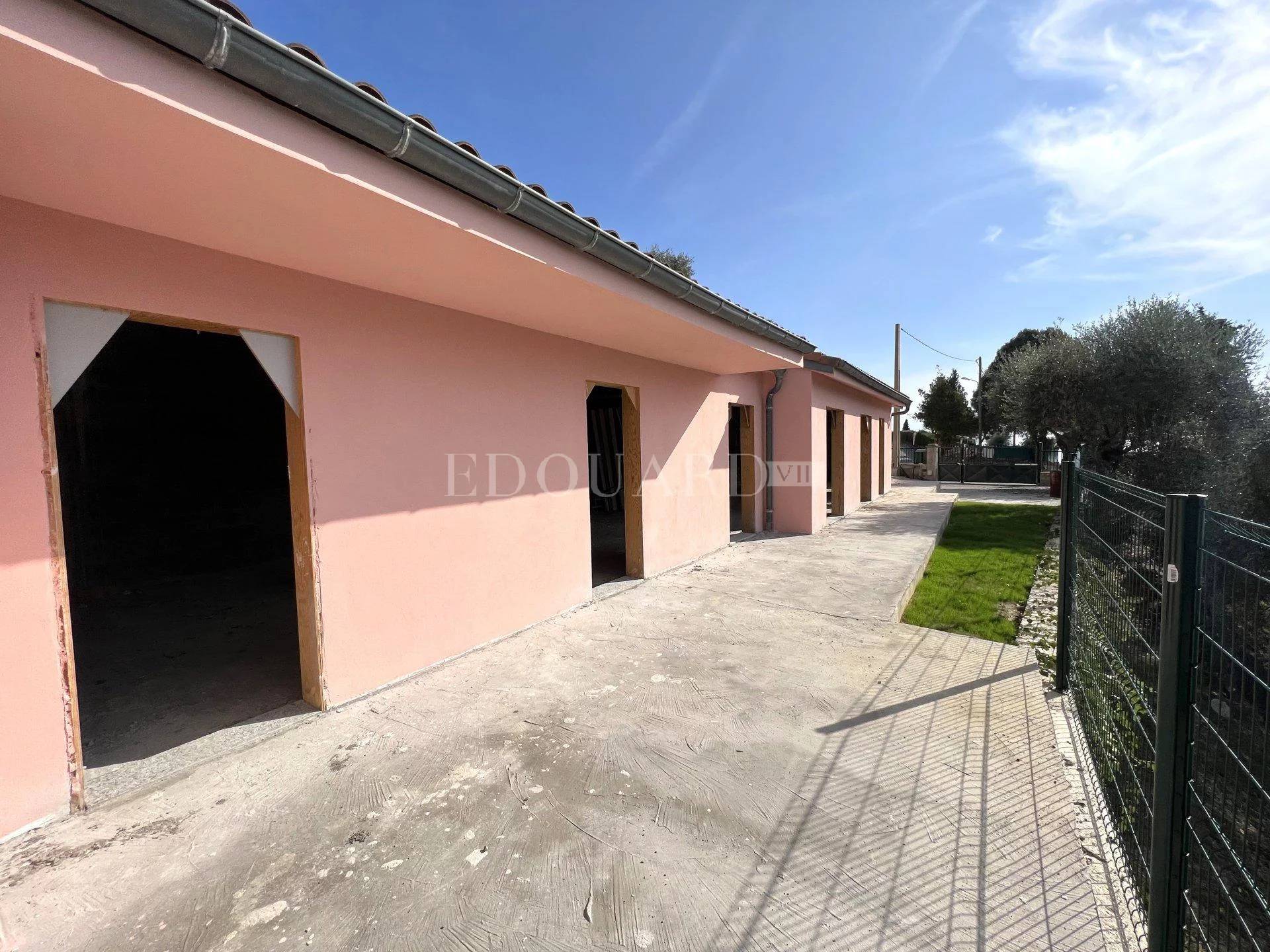 3 Bed, 2 Bath, HouseFor Sale, Castellar, Alpes-Maritimes