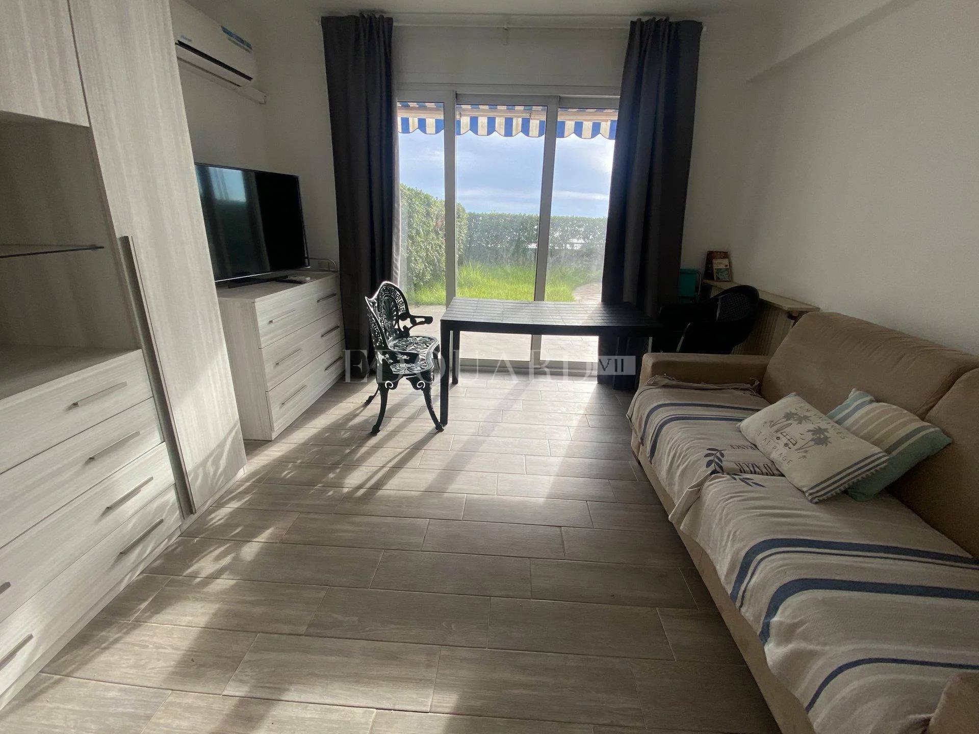 2 Bed, 1 Bath, ApartmentFor Sale, Menton, Alpes-Maritimes 2 Bed, 1 Bath, ApartmentFor Sale, Menton, Alpes-Maritimes