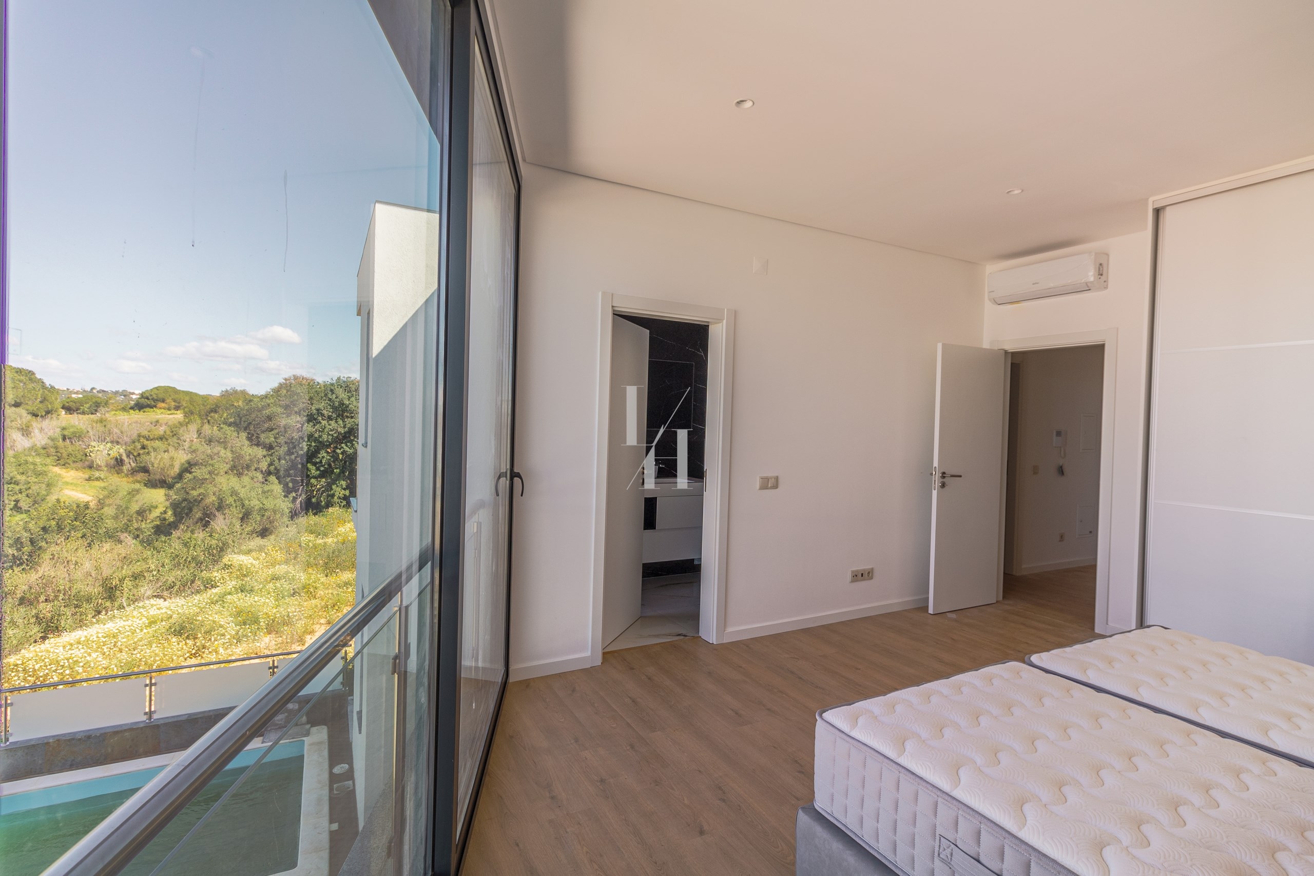 4 Bed, 5 Bath, HouseFor Sale, Albufeira, Faro, 8200-594