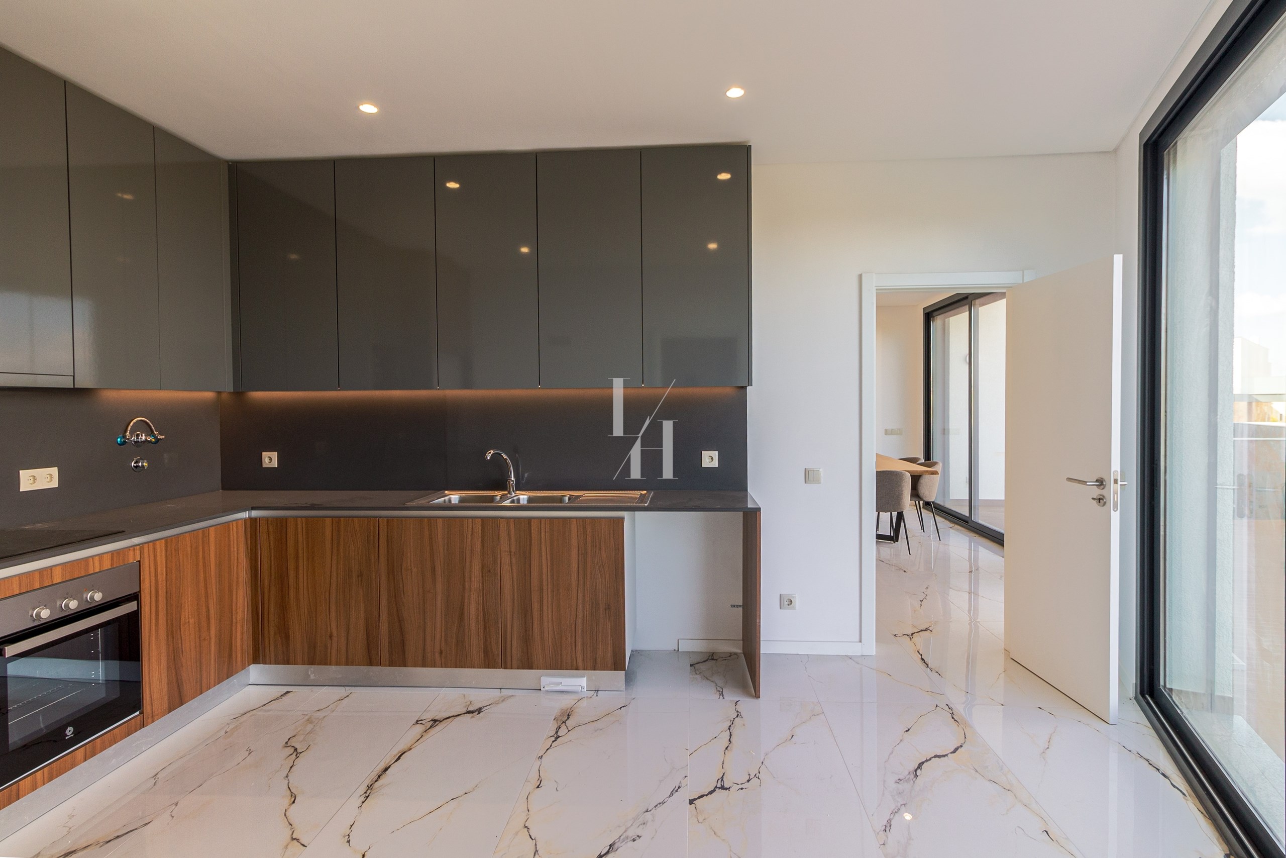 4 Bed, 5 Bath, HouseFor Sale, Albufeira, Faro, 8200-594