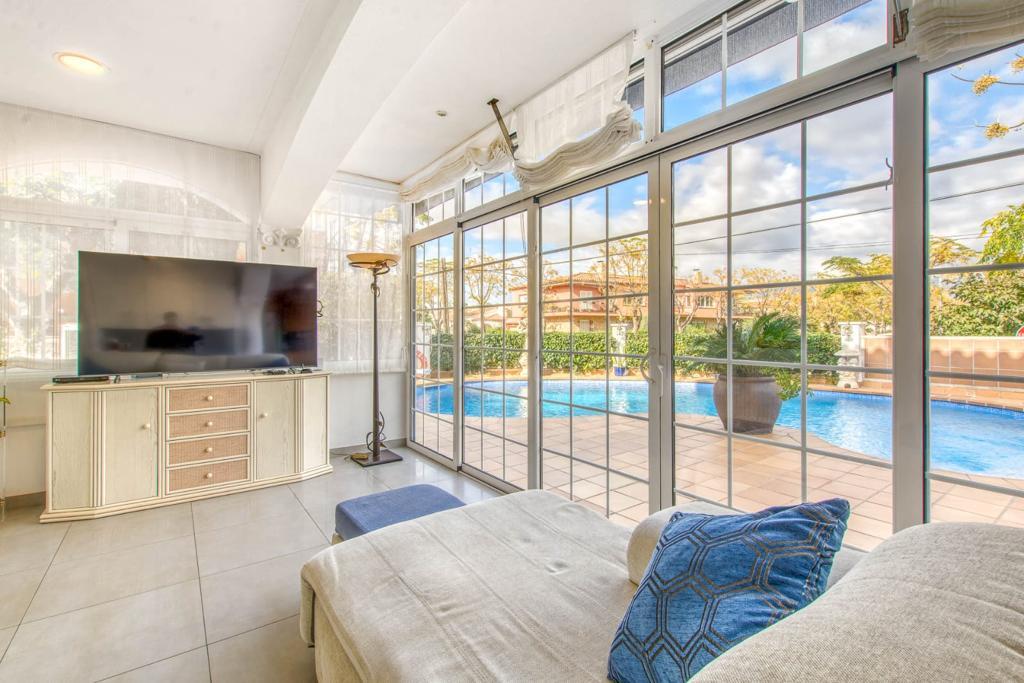 5 Bed, 4 Bath, HouseFor Sale, Empuriabrava, Girona, 17487 5 Bed, 4 Bath, HouseFor Sale, Empuriabrava, Girona, 17487