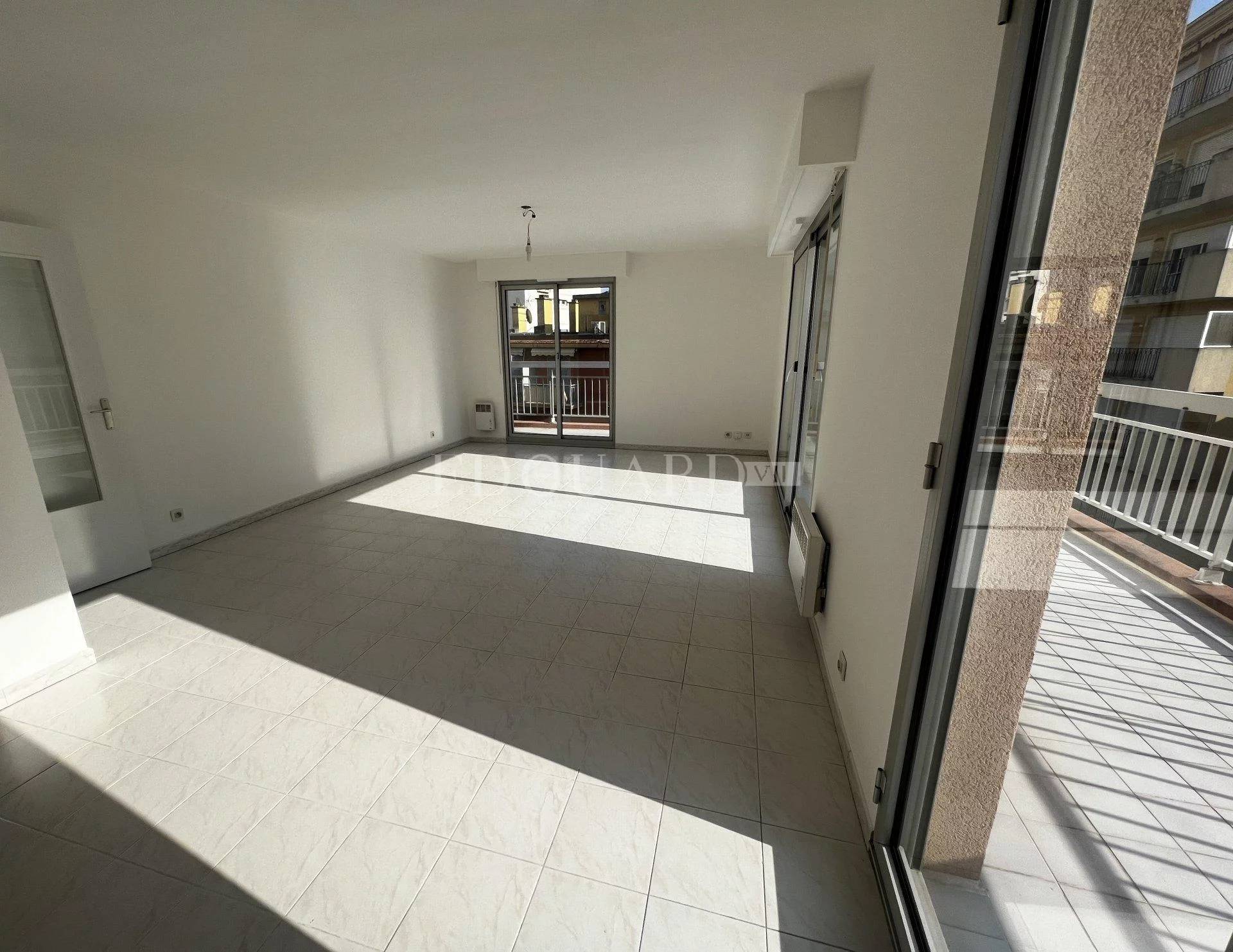 2 Bed, 1 Bath, ApartmentFor Sale, Menton, Alpes-Maritimes