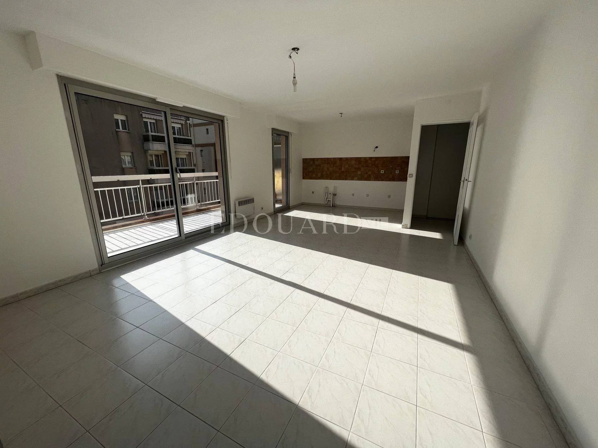 2 Bed, 1 Bath, ApartmentFor Sale, Menton, Alpes-Maritimes