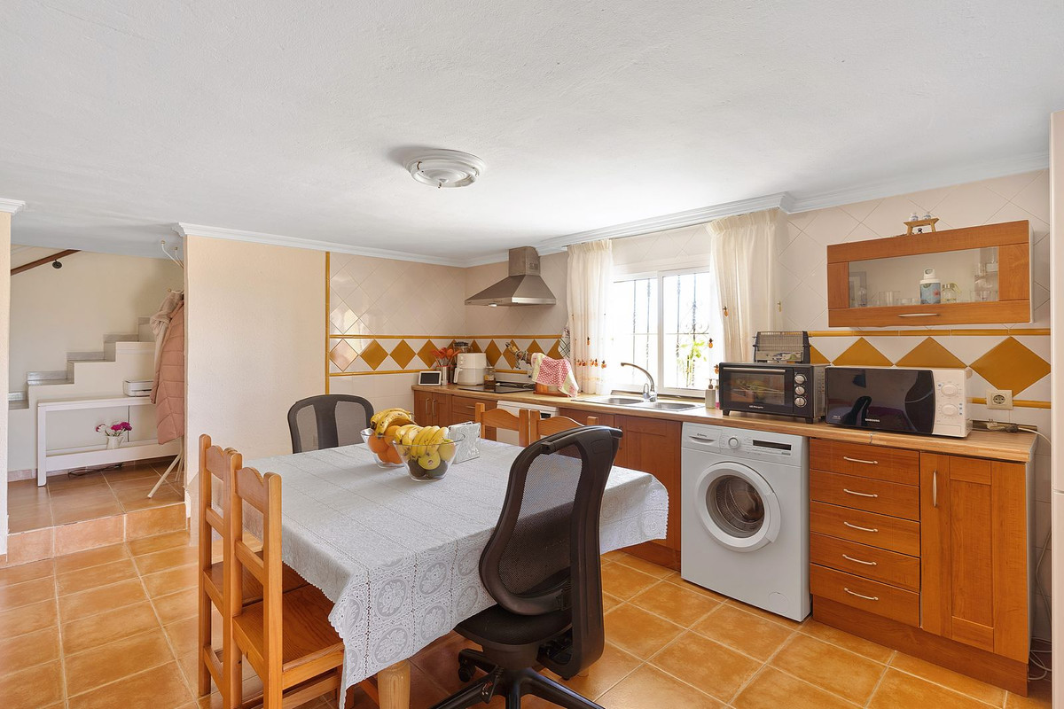 5 Bed, 4 Bath, HouseFor Sale, Pueblo Nuevo de Guadiaro, Cadiz 5 Bed, 4 Bath, HouseFor Sale, Pueblo Nuevo de Guadiaro, Cadiz