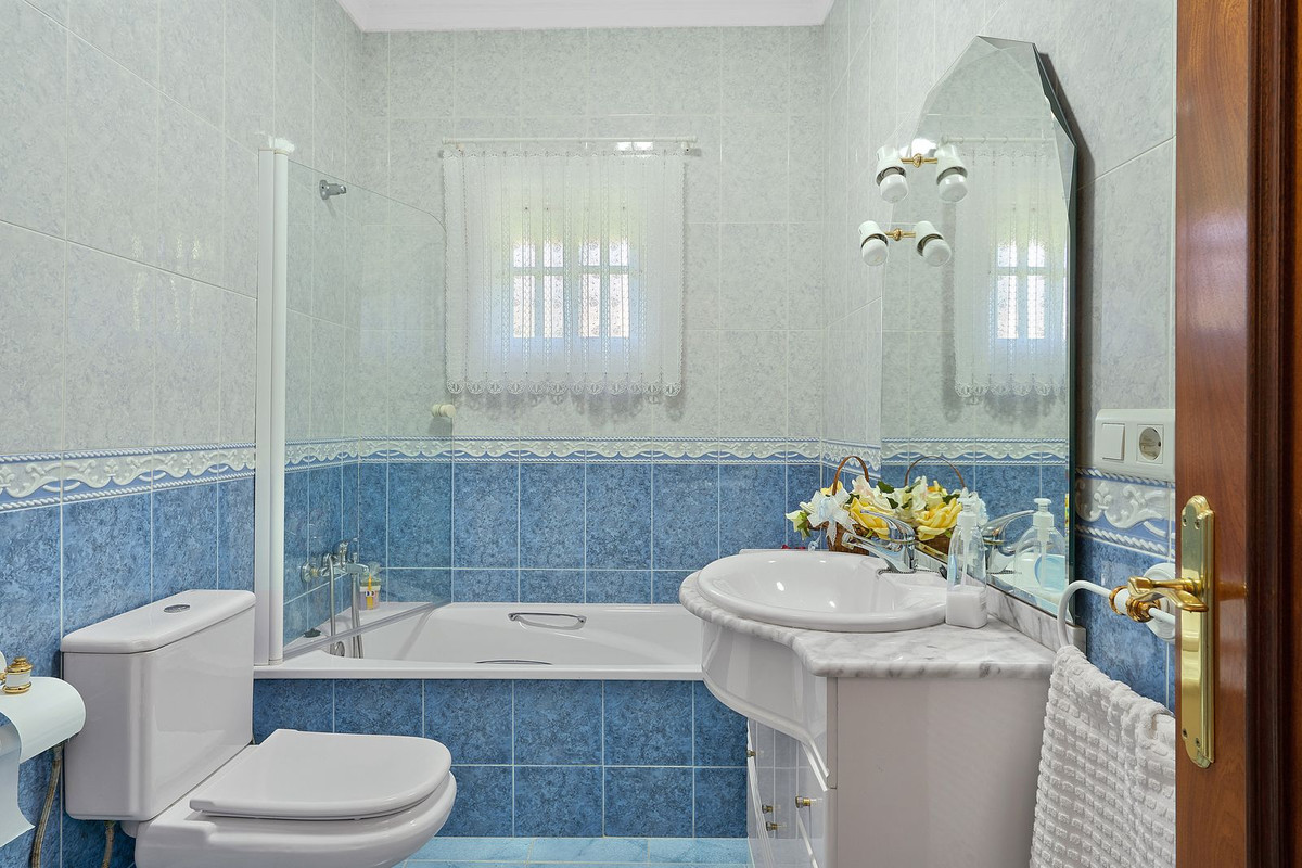 5 Bed, 4 Bath, HouseFor Sale, Pueblo Nuevo de Guadiaro, Cadiz 5 Bed, 4 Bath, HouseFor Sale, Pueblo Nuevo de Guadiaro, Cadiz