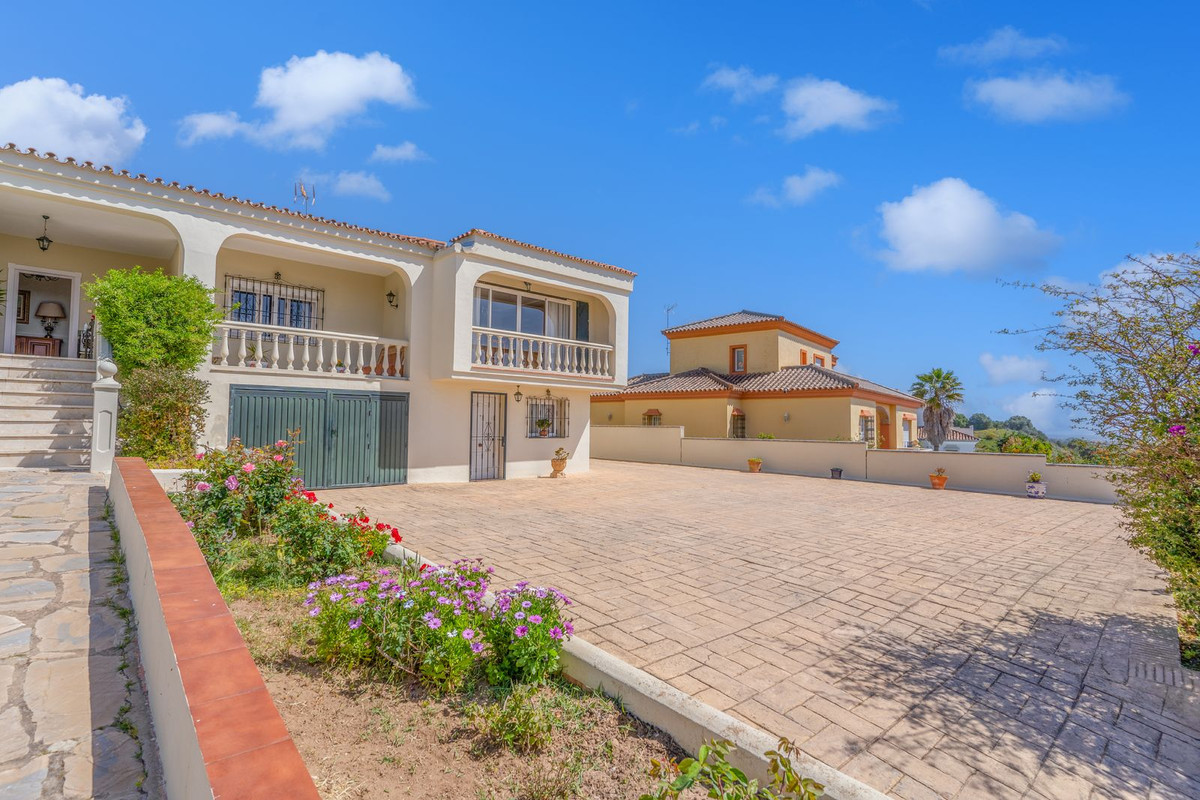 5 Bed, 4 Bath, HouseFor Sale, Pueblo Nuevo de Guadiaro, Cadiz 5 Bed, 4 Bath, HouseFor Sale, Pueblo Nuevo de Guadiaro, Cadiz