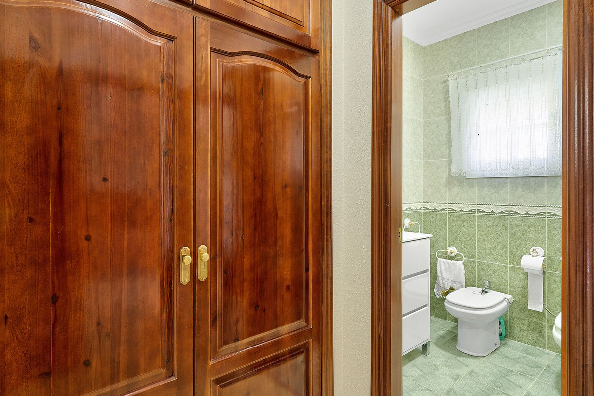 5 Bed, 4 Bath, HouseFor Sale, Pueblo Nuevo de Guadiaro, Cadiz 5 Bed, 4 Bath, HouseFor Sale, Pueblo Nuevo de Guadiaro, Cadiz