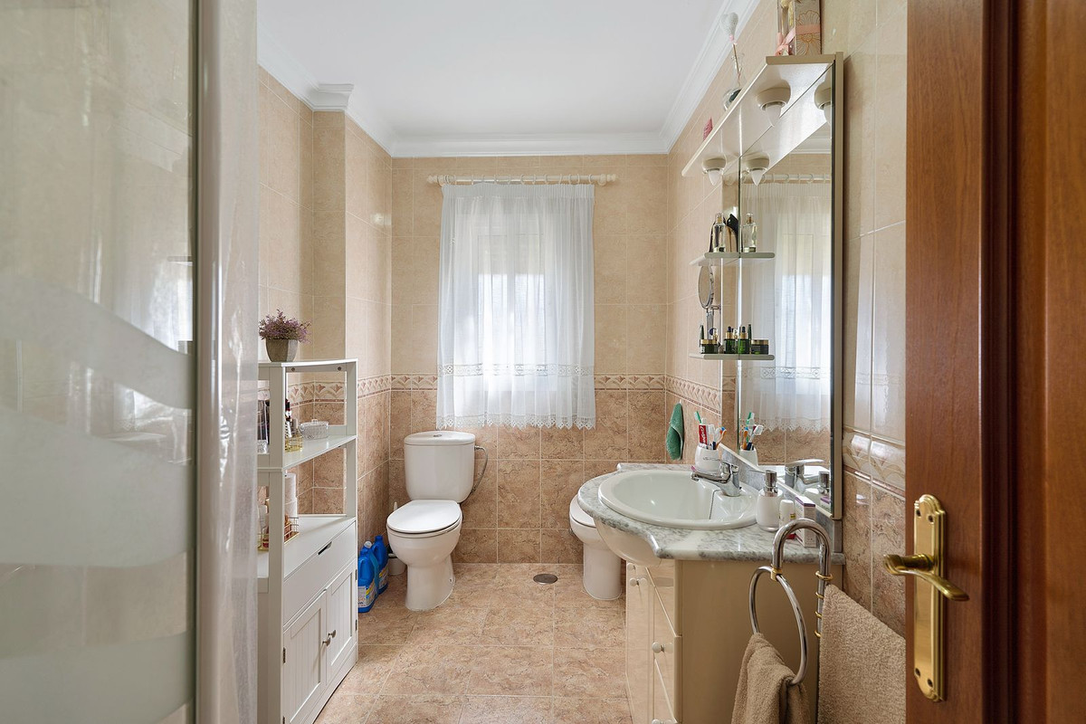5 Bed, 4 Bath, HouseFor Sale, Pueblo Nuevo de Guadiaro, Cadiz 5 Bed, 4 Bath, HouseFor Sale, Pueblo Nuevo de Guadiaro, Cadiz