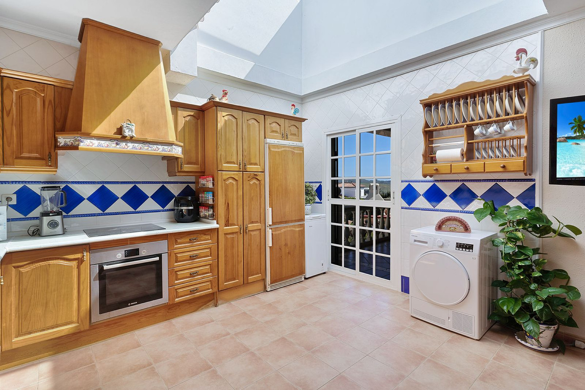 5 Bed, 4 Bath, HouseFor Sale, Pueblo Nuevo de Guadiaro, Cadiz 5 Bed, 4 Bath, HouseFor Sale, Pueblo Nuevo de Guadiaro, Cadiz