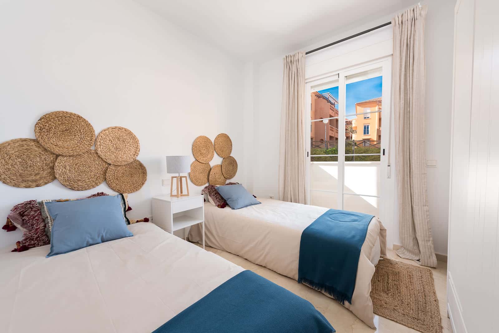 3 Bed, 2 Bath, ApartmentFor Sale, La Duquesa, Malaga