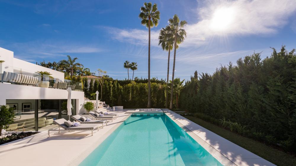 4 Bed, 4 Bath, HouseFor Sale, Nueva Andalucia, Malaga