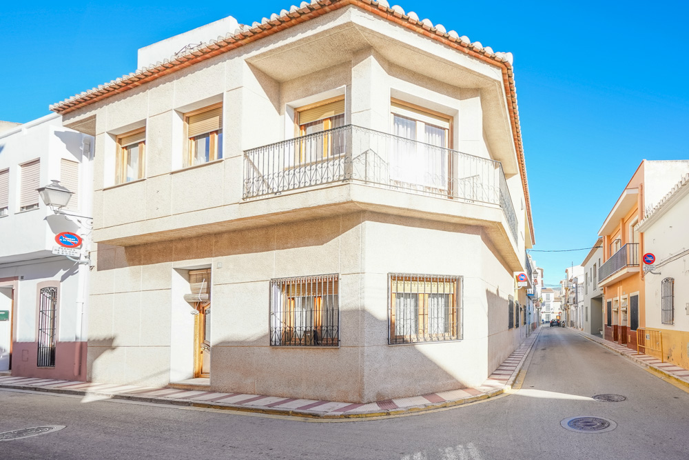 4 Bed, 2 Bath, HouseFor Sale, Gata de Gorgos, Alicante