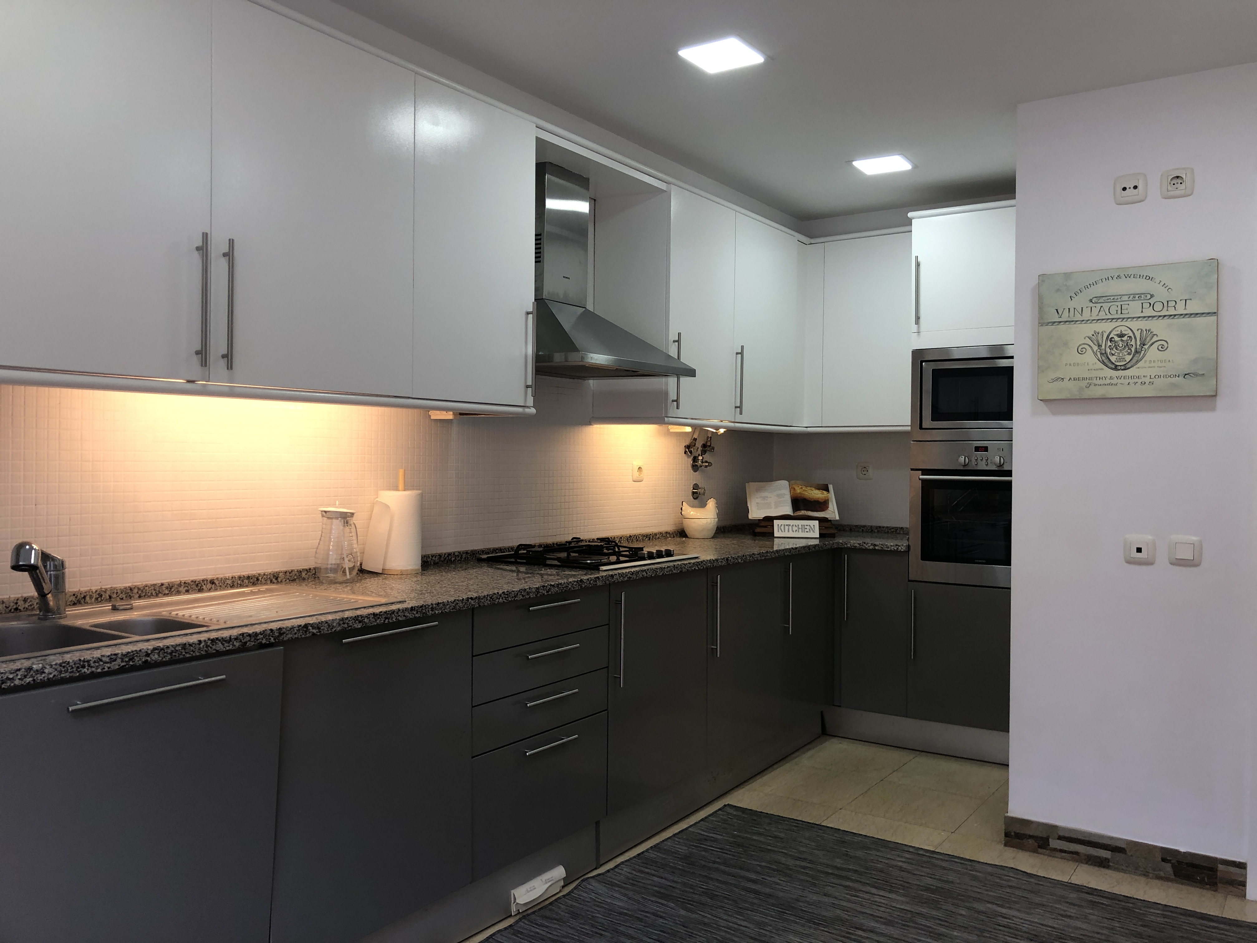 4 Bed, 3 Bath, HouseFor Sale, Faro, 8200-291