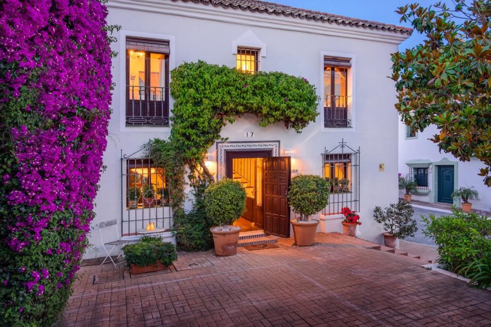 3 Bed, 3 Bath, HouseFor Sale, New Golden Mile, Malaga