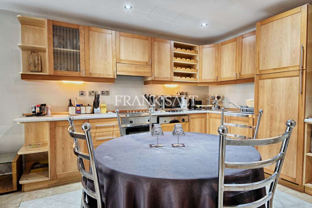 1 Bed, ApartmentFor Sale, Portomaso, Malta