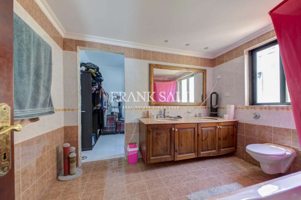 2 Bed, ApartmentFor Sale, Ghajnsielem, Gozo