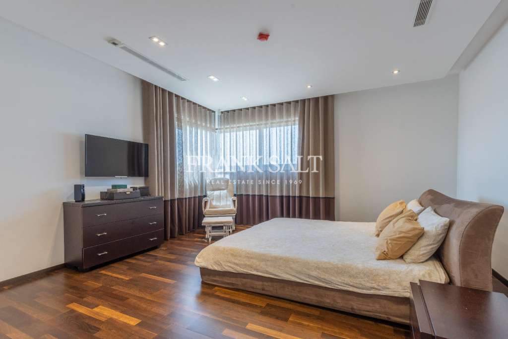 3 Bed, ApartmentFor Sale, Fort Cambridge, Malta