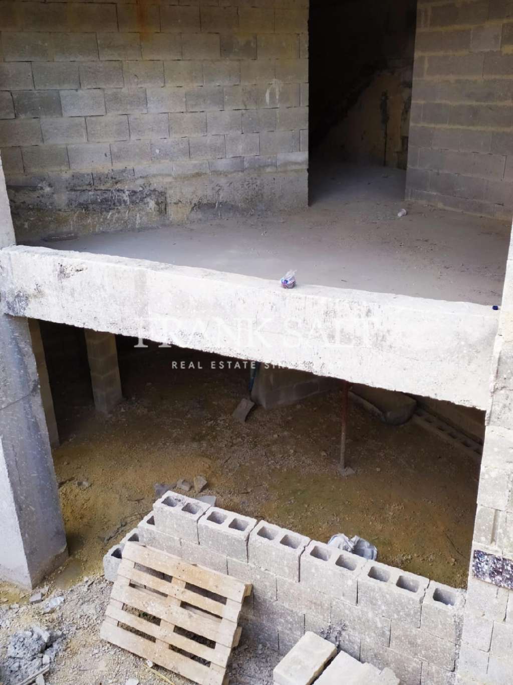 Commercial Property, For Sale