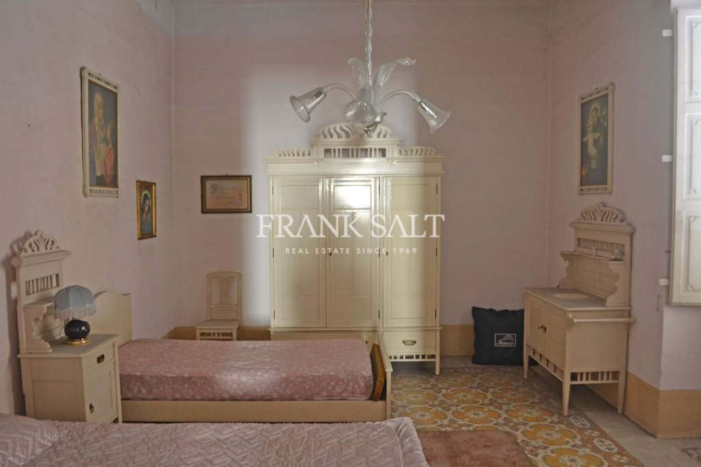 Commercial Property, For Sale