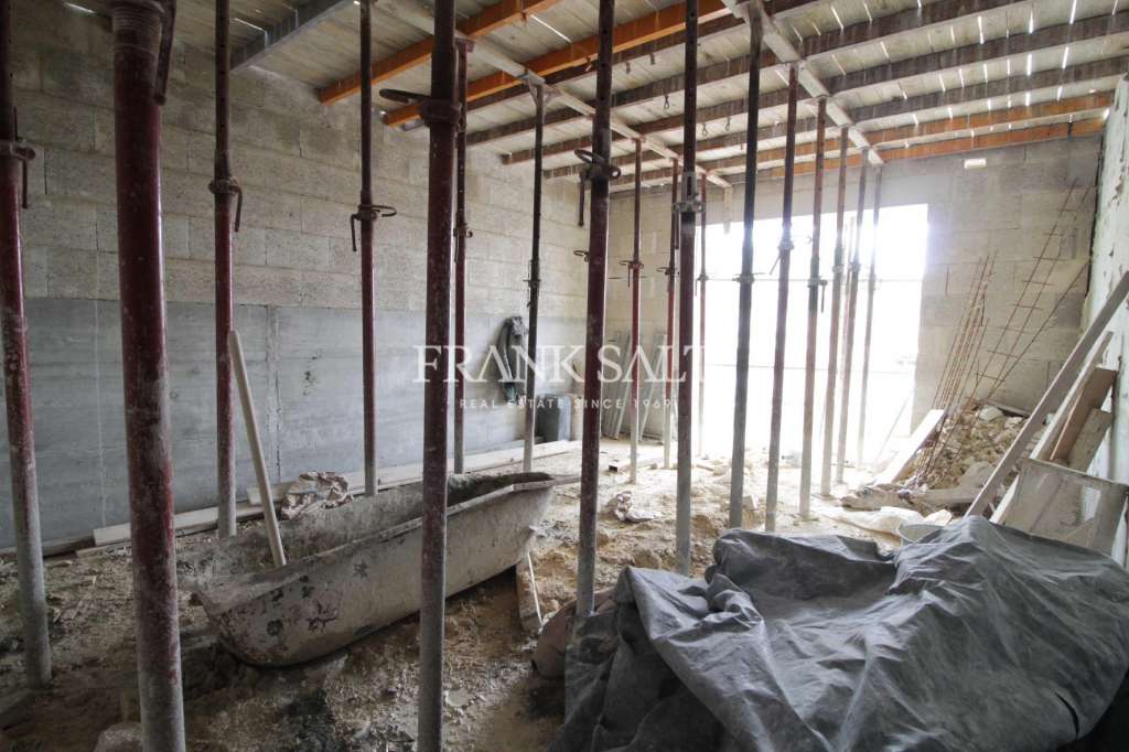 Commercial Property, For Sale