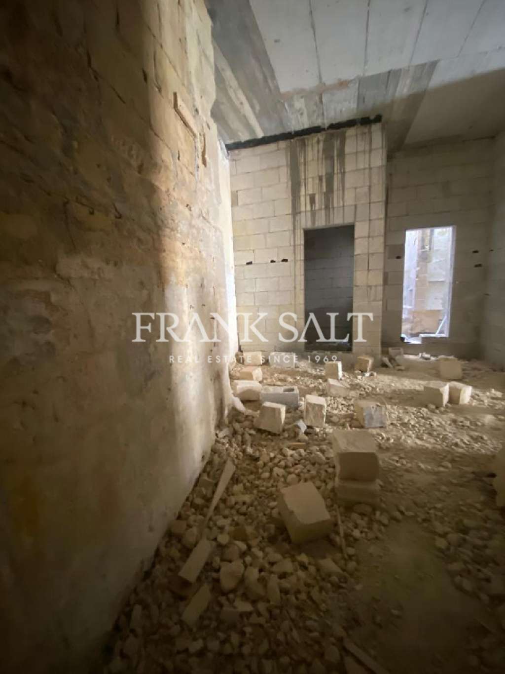 1 Bed, ApartmentFor Sale, Luqa, Malta