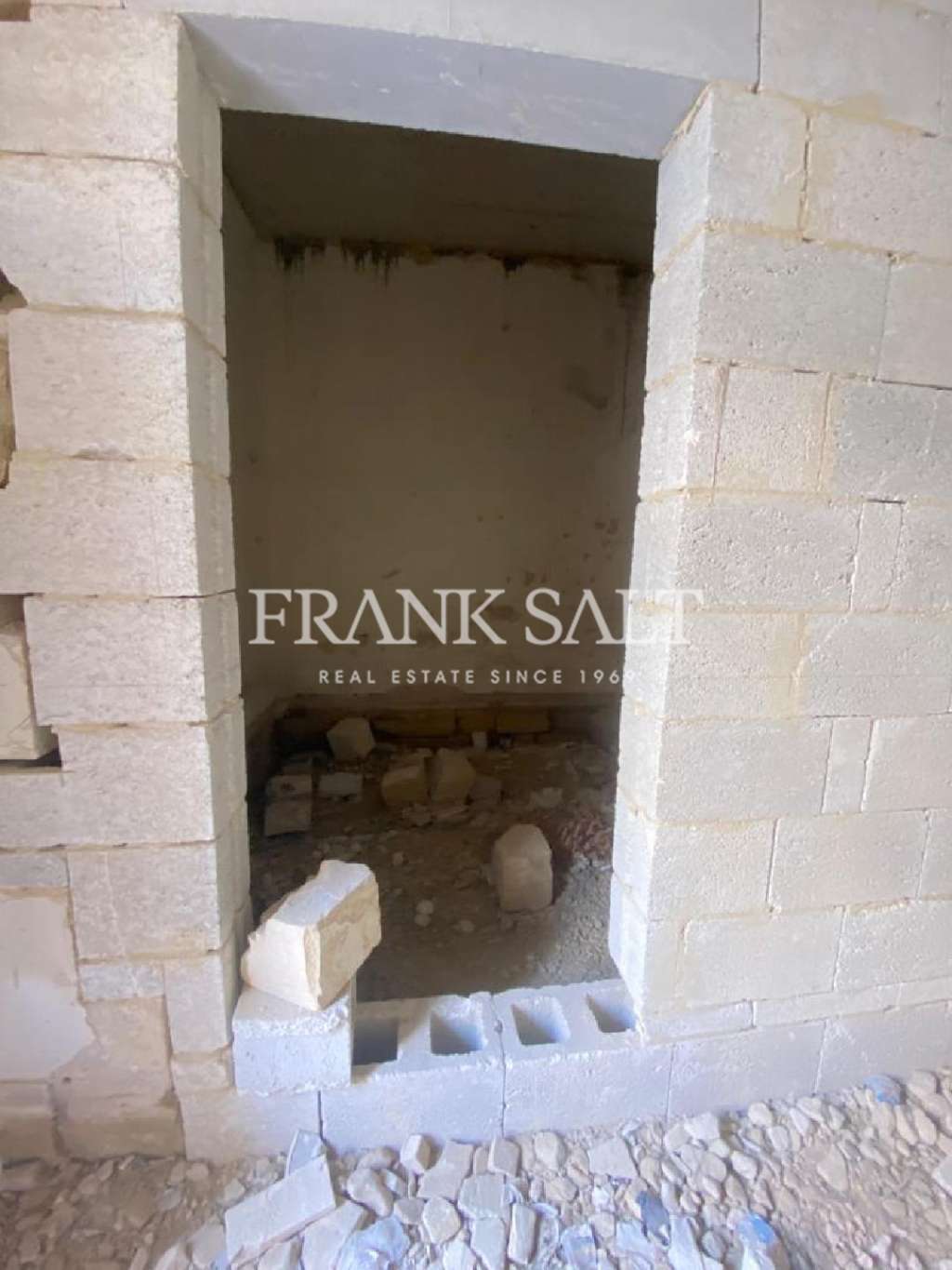 1 Bed, ApartmentFor Sale, Luqa, Malta