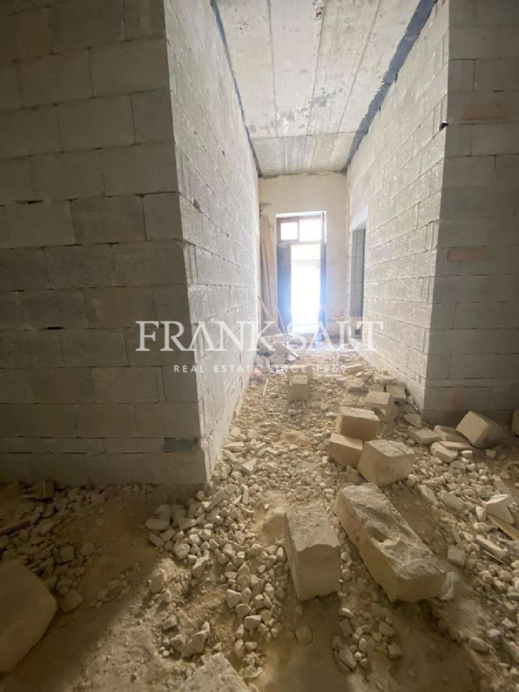 1 Bed, ApartmentFor Sale, Luqa, Malta