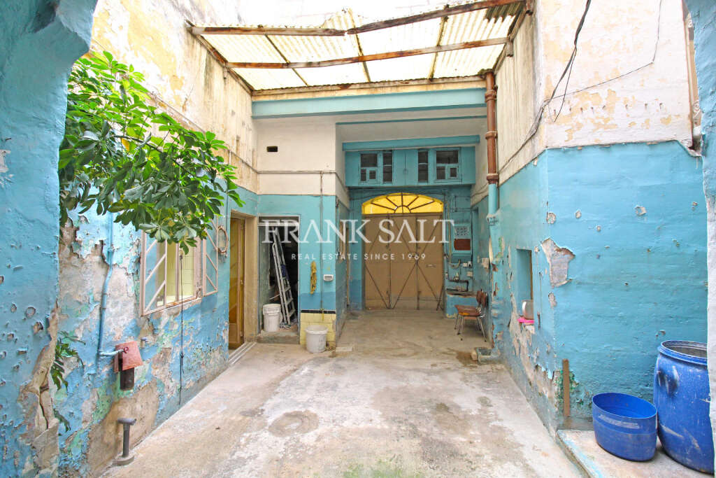 6 Bed, HouseFor Sale, Qormi, Malta