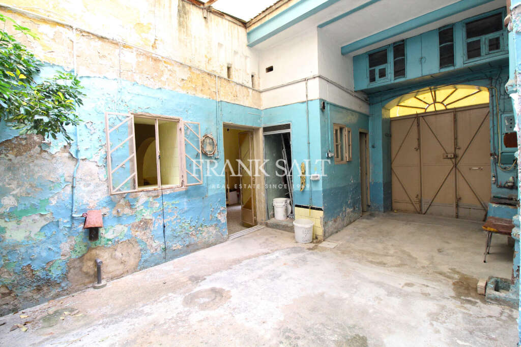 6 Bed, HouseFor Sale, Qormi, Malta