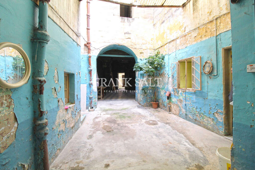6 Bed, HouseFor Sale, Qormi, Malta