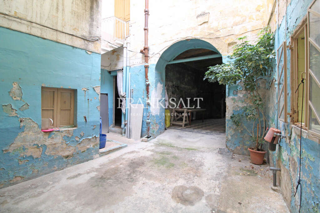 6 Bed, HouseFor Sale, Qormi, Malta