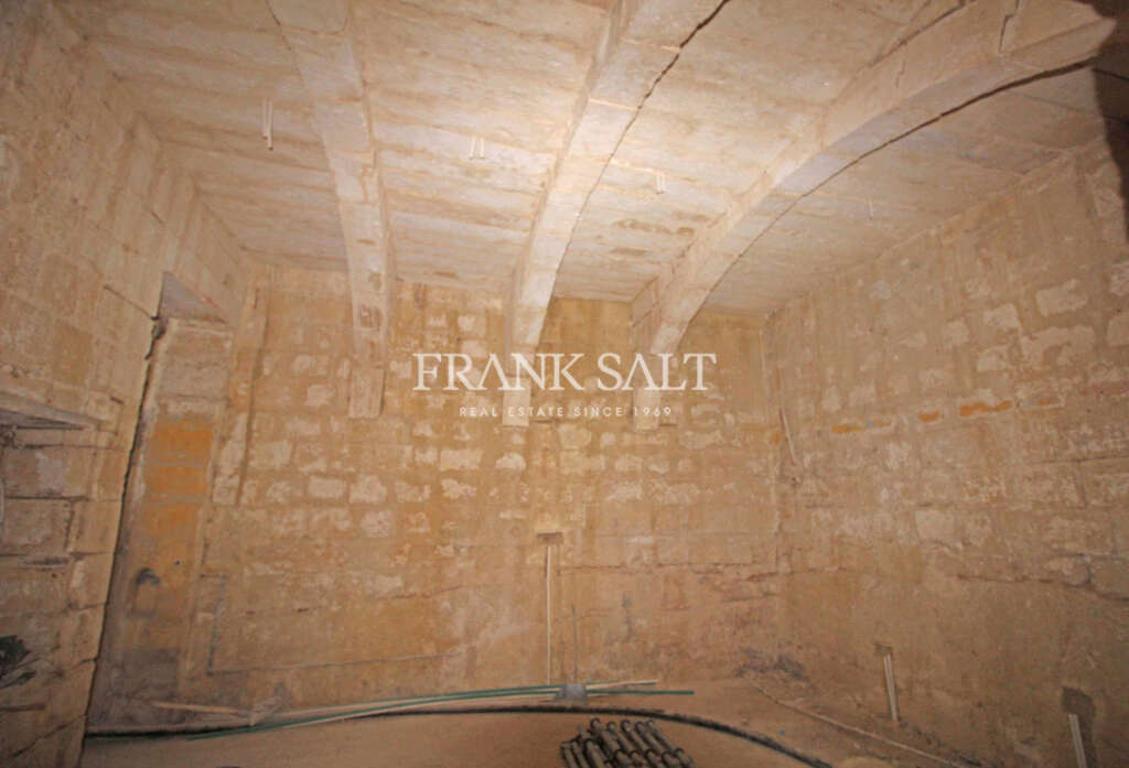 Commercial Property, For Sale