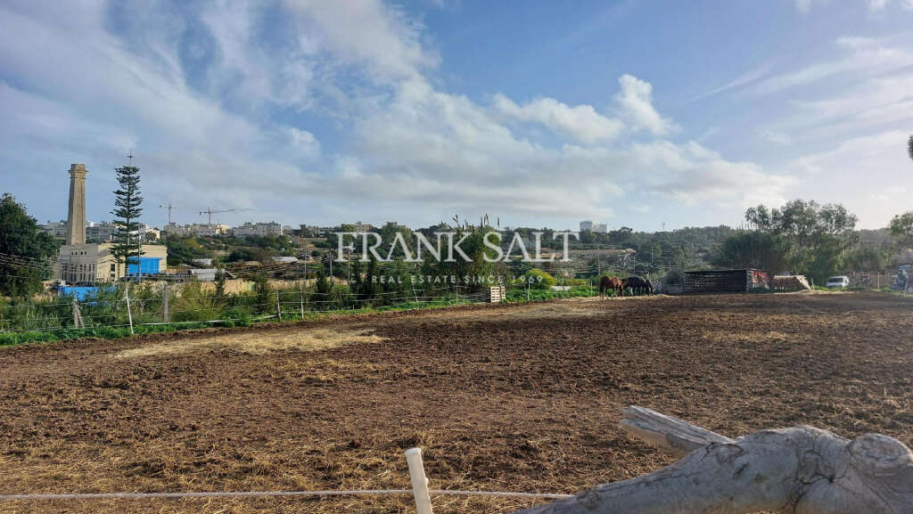 HouseFor Sale, Qormi, Malta