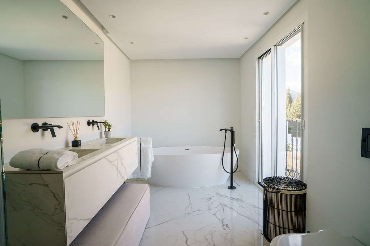 5 Bed, 6 Bath, HouseFor Sale, Nueva Andalucia, Malaga 5 Bed, 6 Bath, HouseFor Sale, Nueva Andalucia, Malaga