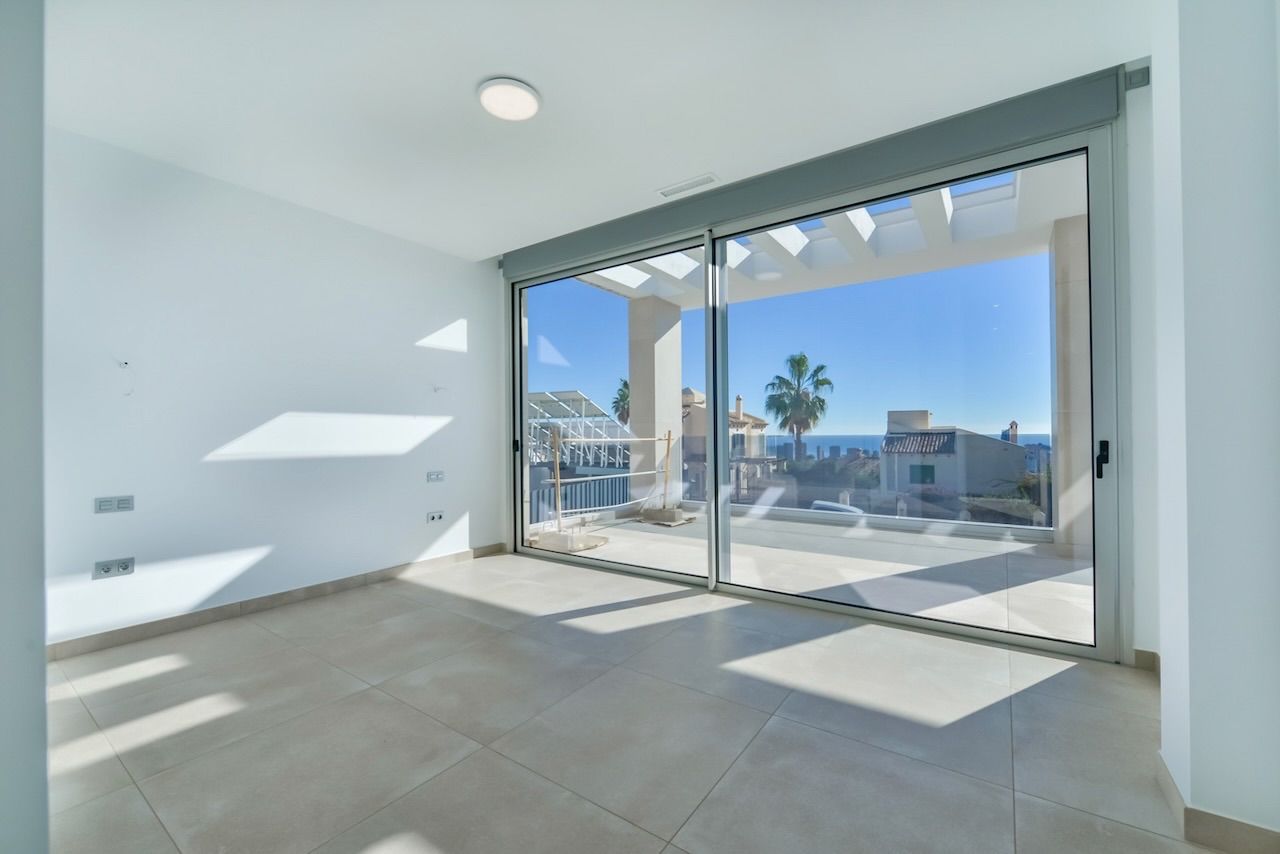 Finestrat, Alicante, 4 Bedrooms Bedrooms, ,For Sale,LUX0156 - OPF