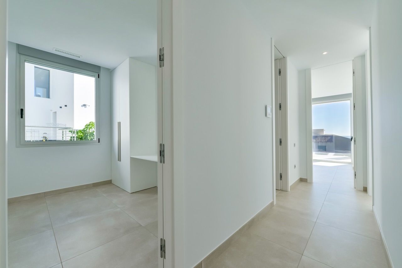 Finestrat, Alicante, 4 Bedrooms Bedrooms, ,For Sale,LUX0156 - OPF