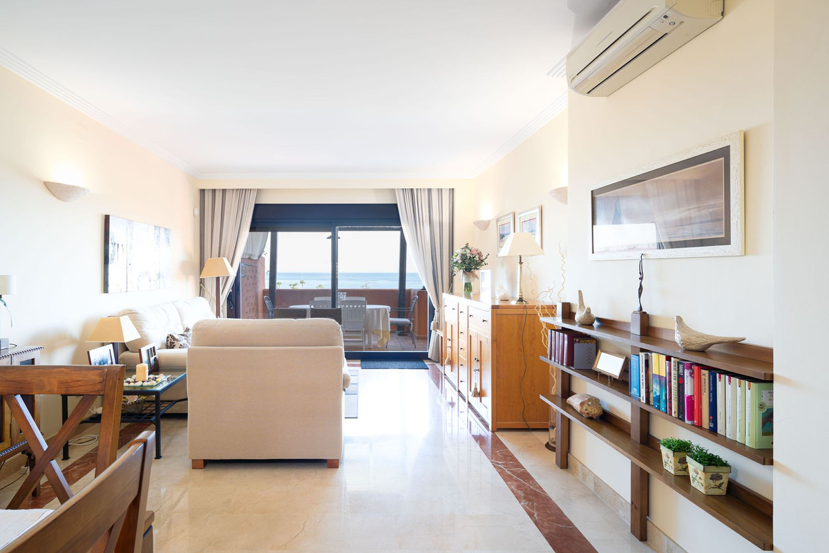 3 Bed, 2 Bath, ApartmentFor Sale, Estepona, Malaga