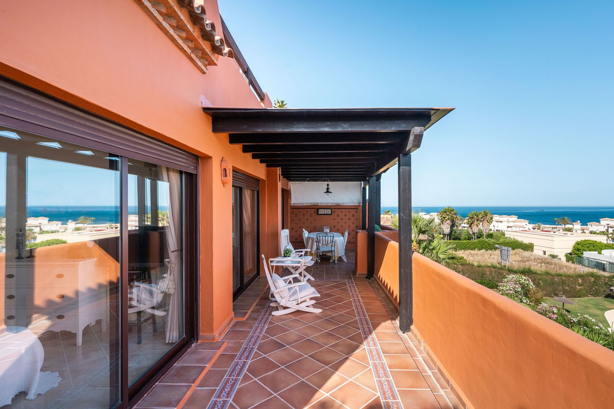 3 Bed, 2 Bath, ApartmentFor Sale, Estepona, Malaga