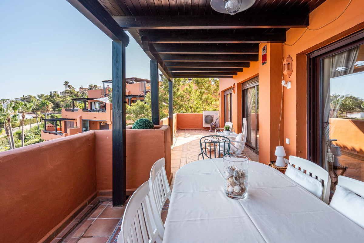 3 Bed, 2 Bath, ApartmentFor Sale, Estepona, Malaga