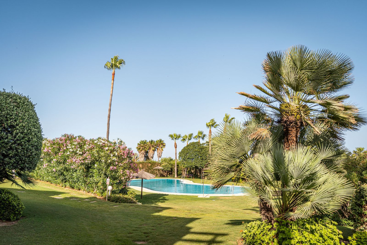 3 Bed, 2 Bath, ApartmentFor Sale, Estepona, Malaga