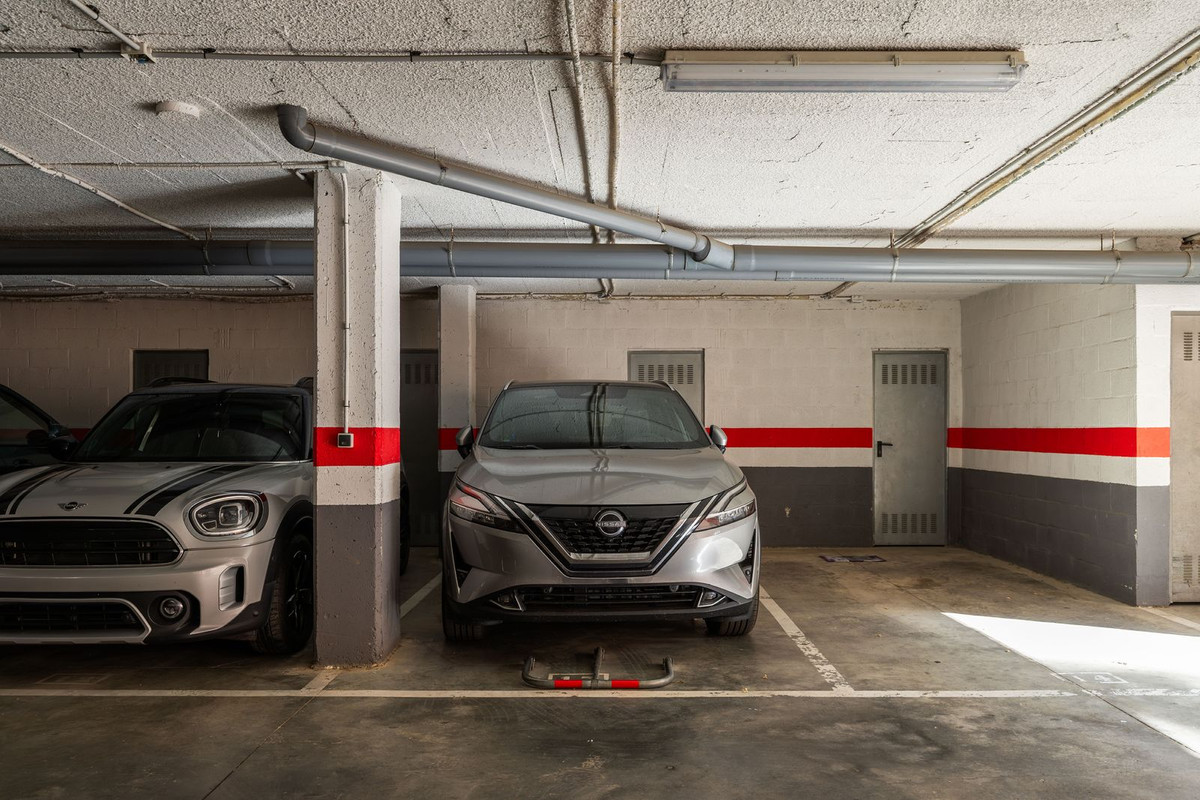 3 Bed, 2 Bath, ApartmentFor Sale, Estepona, Malaga