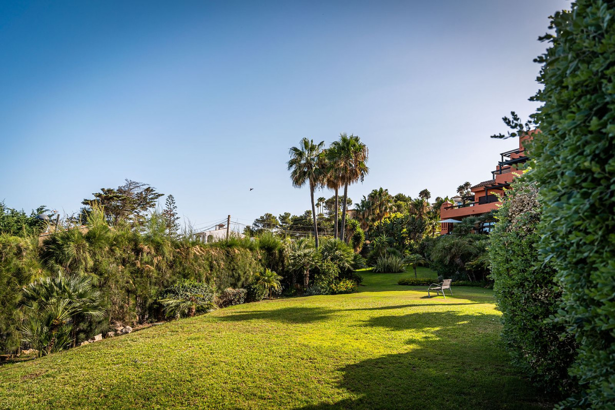 3 Bed, 2 Bath, ApartmentFor Sale, Estepona, Malaga