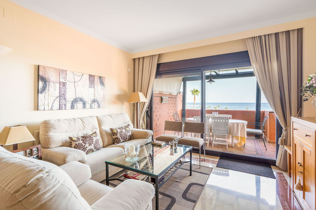 3 Bed, 2 Bath, ApartmentFor Sale, Estepona, Malaga