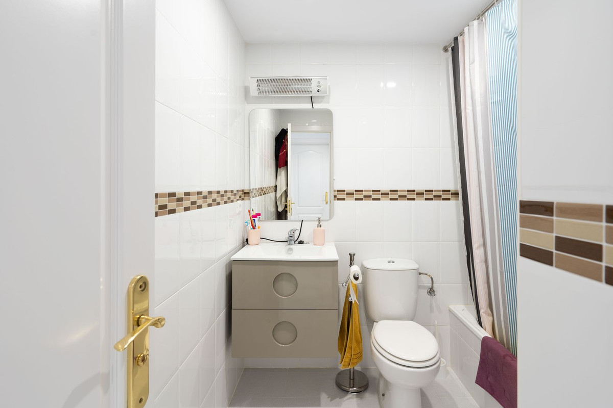 3 Bed, 2 Bath, ApartmentFor Sale, Doña Julia, Malaga 3 Bed, 2 Bath, ApartmentFor Sale, Doña Julia, Malaga