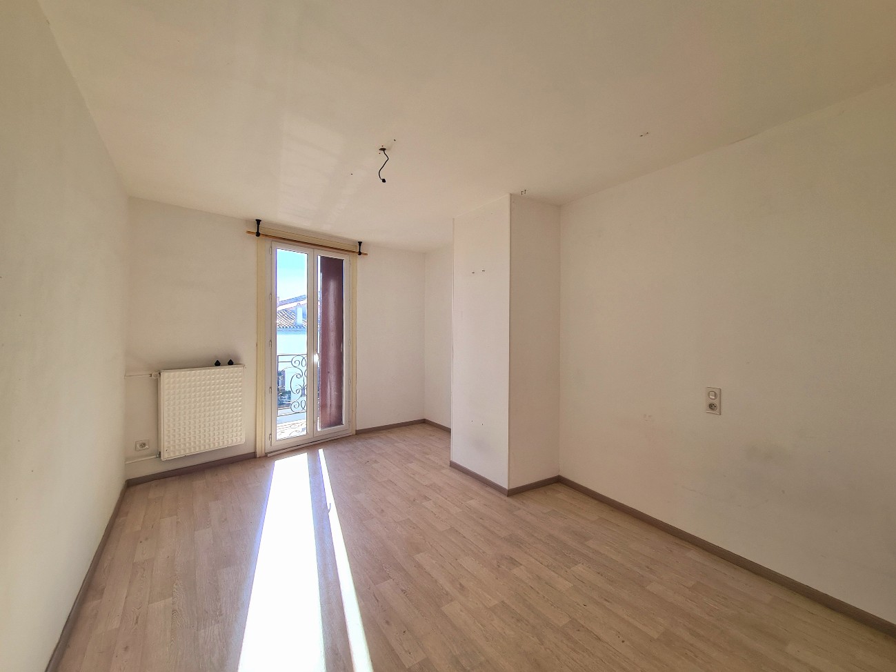 5 Bed, 2 Bath, HouseFor Sale, Agde, Herault, Languedoc-Roussillon, 34300