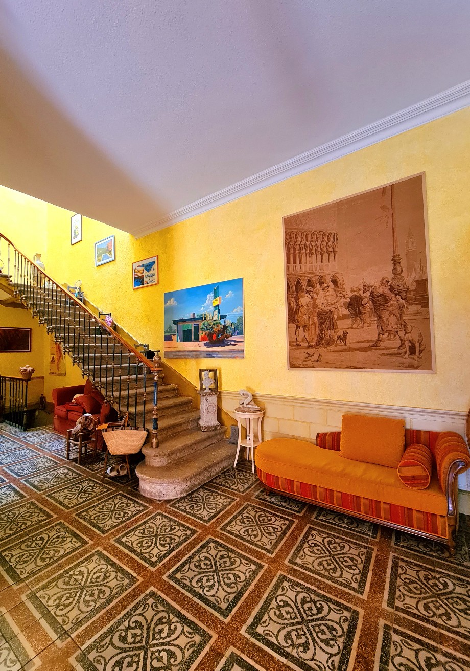 6 Bed, 2 Bath, HouseFor Sale, Beziers, Herault, Languedoc-Roussillon, 34500