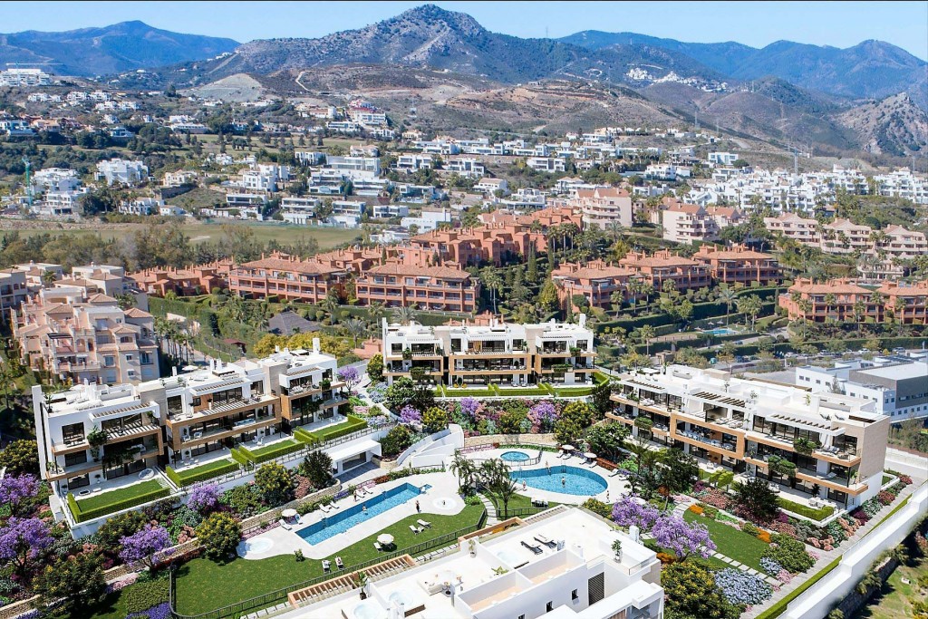 3 Bed, 2 Bath, ApartmentFor Sale, Estepona, Malaga